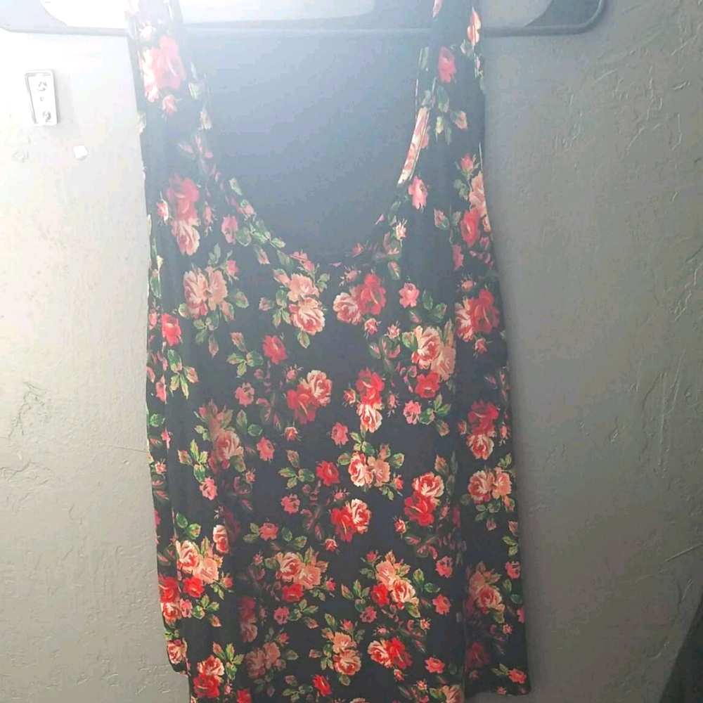 Floral tank